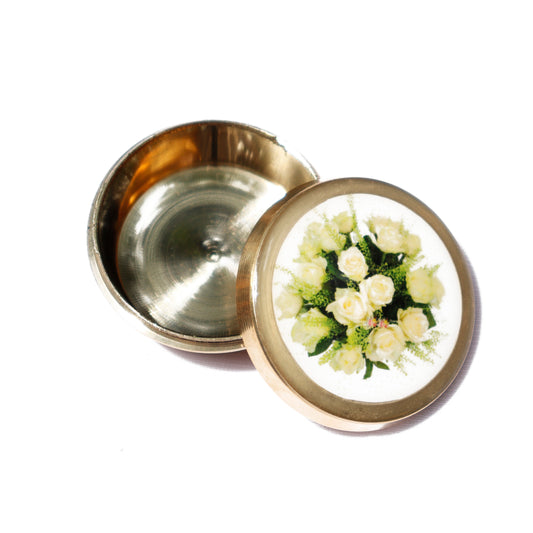 KUVI Brass Kumkum Box Sindoor Dani Dabbi Bharni for Women Kumkum Pot for gifting and home Pooja Storage (Pack of 1) (Design 2)